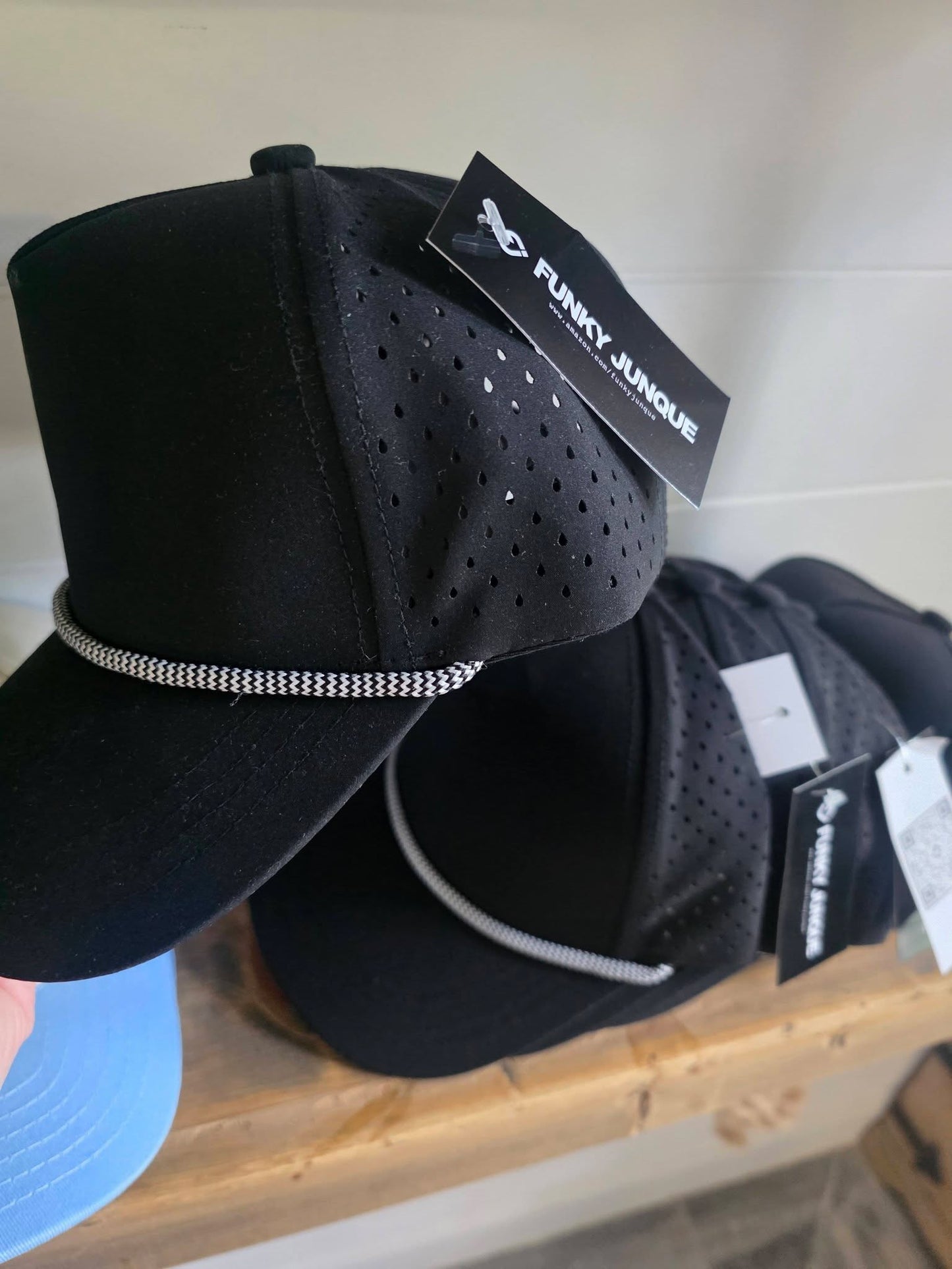 New Peaster Hounds Black/White Hat